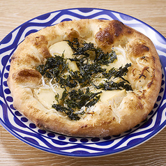 じゃこと岩のりのカマンベールピザ