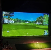 シミュレーションゴルフを3打席ご用意しており、個室も完備。人目を気にせず、思い切りプレーに集中できます。駅からも近く、快適なロケーションで、ゴルフをお楽しみください！