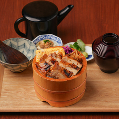 一膳で三度美味しい、焼鳥ひつまぶし定食♪