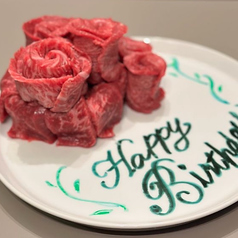 誕生日や記念日に大人気「肉ケーキ」はいかがですか？の写真