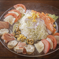 多彩なドリンクとおしゃれなメニューで盛り上げます☆