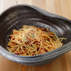 ベーコンと玉ねぎのトマトソースパスタ　レギュラー