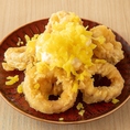 お酒と相性抜群なこだわりの逸品料理も充実♪海鮮や、揚げ物、〆のデザートまで豊富な種類のメニューをご用意しております！