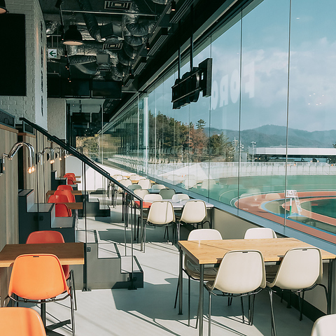 Cafe restaurant FORQ tH[N