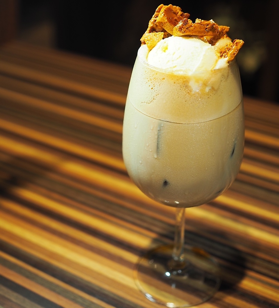 カフェタイム限定ダルゴナコーヒーフロート