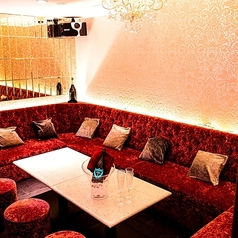 LUXURY STAND MILAS BAR ＆ CAFE 渋谷店特集写真1