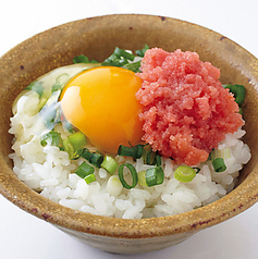 際立つ黄身の明太子卵かけご飯