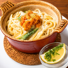 ホールチーズ仕上げるウニのレモンクリームパスタ
