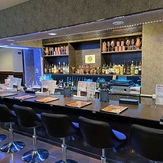 お一人様でも気軽に利用できるカウンター席もございます。