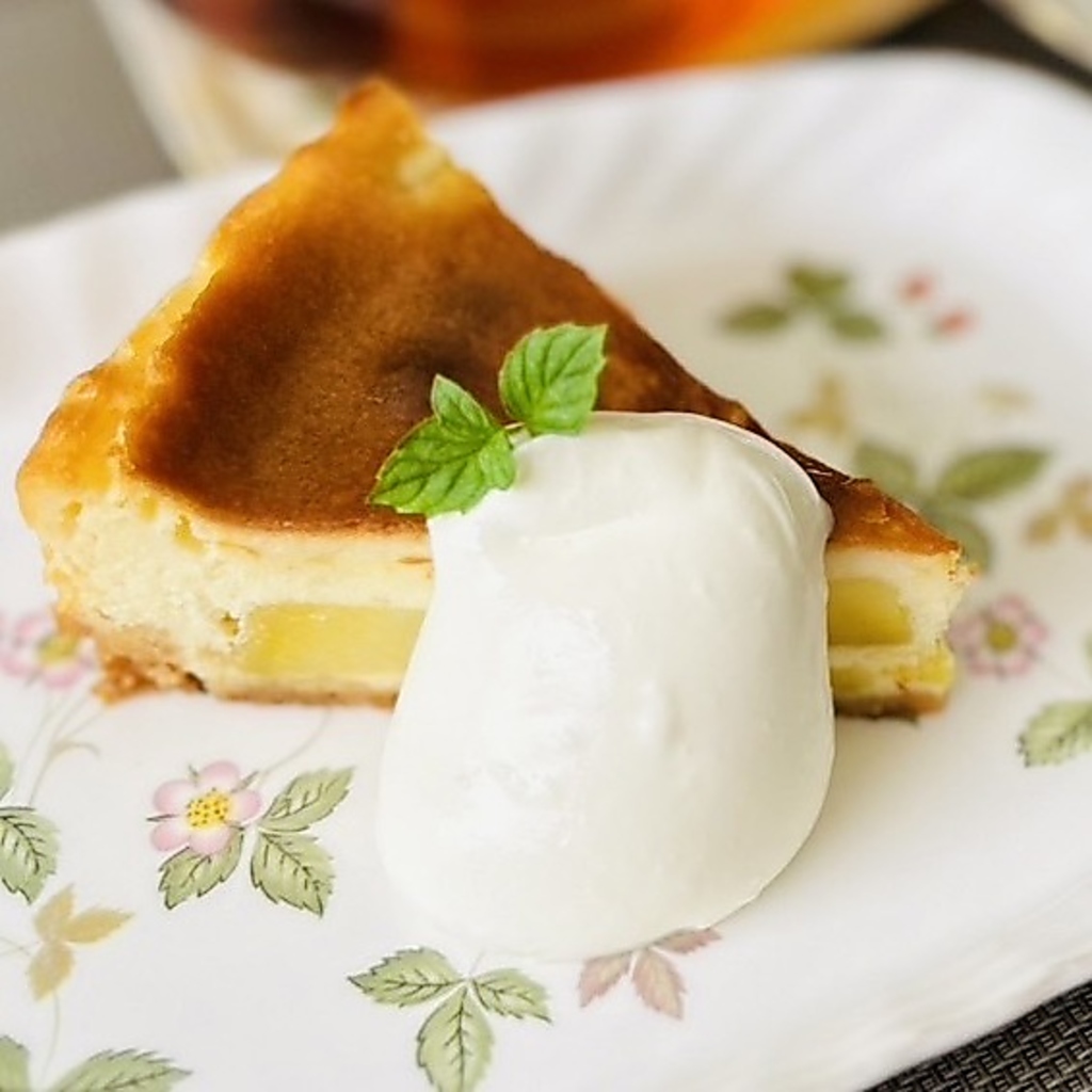 デザートは別腹！食後にぴったりな手作りチーズケーキはさつまいもと塩味のあるクッキーがアクセント