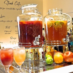 飲み放題で100種以上のカクテルをご用意しております♪