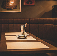 グループでのご利用に便利な広めのお席もございます。会社の宴会や大人数での集まりにも対応可能です◎(要事前確認)