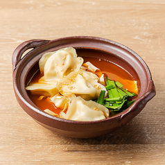 赤い炊き餃子