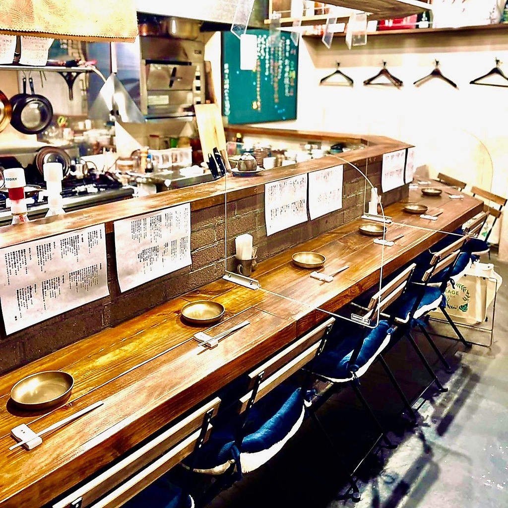 韓国の雰囲気が味わえる店内は過ごしやすく、宴会も可能です。