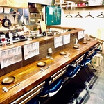 韓国の雰囲気が味わえる店内は過ごしやすく、宴会も可能です。