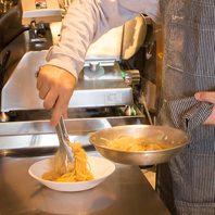 オーナーシェフの技を五感で愉しむカウンター席