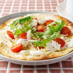 ヨーグルトとトマトのフレッシュピザ