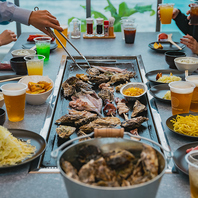 鉄板で焼く、新スタイルの牡蠣小屋です。