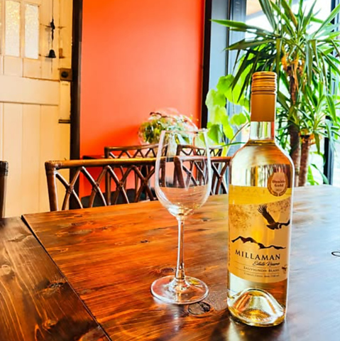 Wine & Kitchen Tre ���C���A���h�L�b�`�� �g��