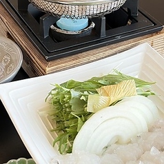 鱧と新玉ねぎの出ししゃぶ小鍋