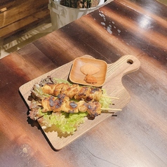 やみつきサテ（鶏モモ串）