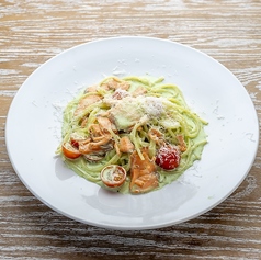 サーモンとトマトのジェノベーゼ