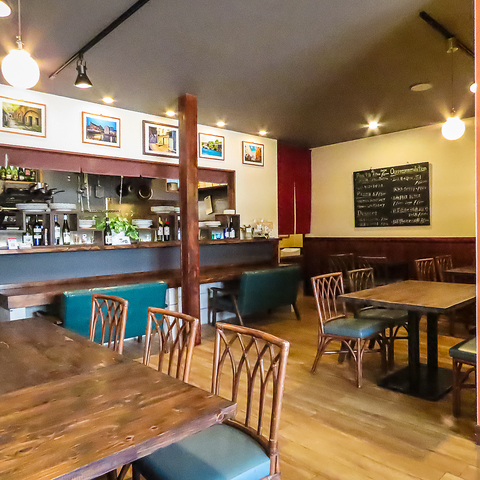 Wine & Kitchen Tre ���C���A���h�L�b�`�� �g��