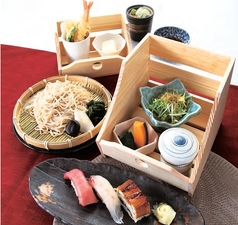小鉢めぐりと握りの和みご膳　　　