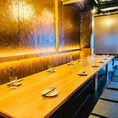 2～4名で使いやすい席が揃い、少人数での食事にちょうど良い落ち着いた空間。木の質感が心地よく、ゆったりと会話を楽しみたい方に人気です。瀬戸内海鮮や焼き鳥を味わいながら、気兼ねなく過ごせる時間をご提供。友人同士の食事や仕事帰りの一杯にも最適です。
