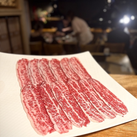 旨い肉は歴史をも変えるのだ。その一皿が、 誰かの記憶に残るように。