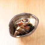 その季節の「貝」を旨煮にしてご提供します。旨みが詰まった旬の貝を、美酒と一緒にご堪能ください♪