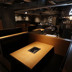 ゆったり寛げるボックス席をご用意。デートや親しい友人との静かな食事にぴったりな席です。