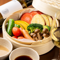 季節の食材をふんだんに使用した本格料理を堪能