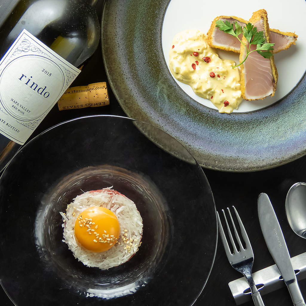 肉・魚料理どちらにも合うよう、和×創作折衷のドリンクを厳選。料理の風味を最大限に引き立てる