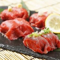 国産黒毛和牛の肉寿司