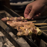 店主が選んだ3種の地鶏はどれもこだわり抜いた厳選の品ばかり。真心を込めてお料理をご提供します。