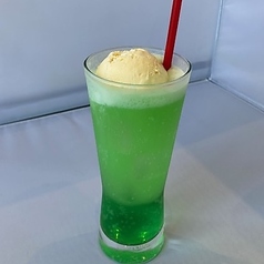 なつかしクリームソーダ　４５０円