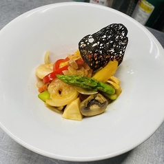 エビと旬野菜のガーリック焼き