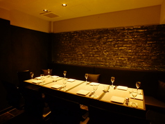 テーブル席は結合できますので、最大12名様までのグループで利用可能です。