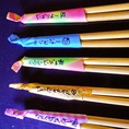 お箸袋はなんとスタッフの手作り！沖縄の言葉が色々書かれていますので、意味が知りたい方はお声かけください。沖縄の豆知識をお土産に☆