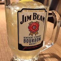 豊富な種類のドリンクと美味い料理で、どんなシーンも◎