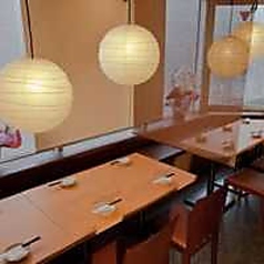 【テーブル席】12名様までご利用可能です。お気軽な飲み会から大宴会まで◎カウンターやテーブル席もご用意しておりますのでシーンに合わせてご利用いただけます♪