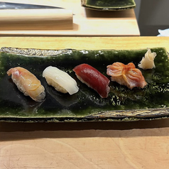 <ランチ>おまかせコース5,500円◇こだわりが光る鮨8貫に巻物1本。お昼からカジュアルに愉しむ