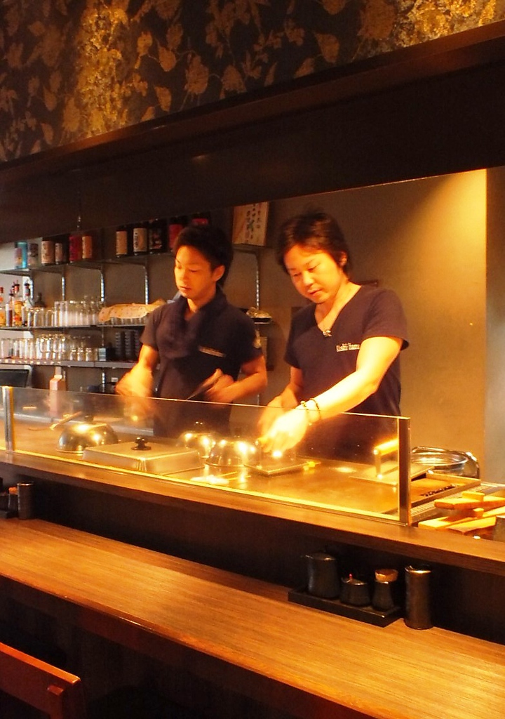 目の前で焼き上げる鉄板串焼きを堪能するならおまかせコースがオススメ！10％OFFも使えます☆