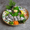 料理メニュー写真&nbsp;「大根おろしとすだちが映す、秋刀魚の真髄。」秋刀魚のお刺身。