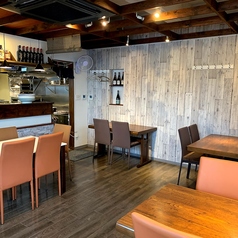 誠に申し訳ございませんが、お席の指定は受け付けておりません