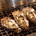 料理メニュー写真&nbsp;殻つき焼き牡蠣1個　　
