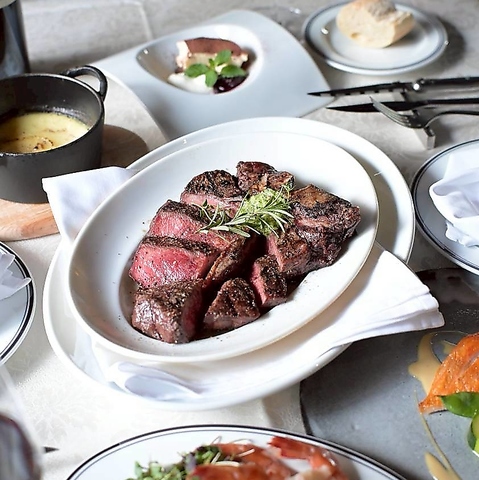 女性でもペロリと間食できるほどヘルシーなキングアイランドビーフの熟成肉が愉しめる