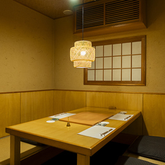 12名様までの少人数貸切承ります。詳細はお電話またはリクエスト予約にてご相談くださいませ。