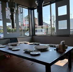 数名様規模のお食事も可能なテーブル席です！